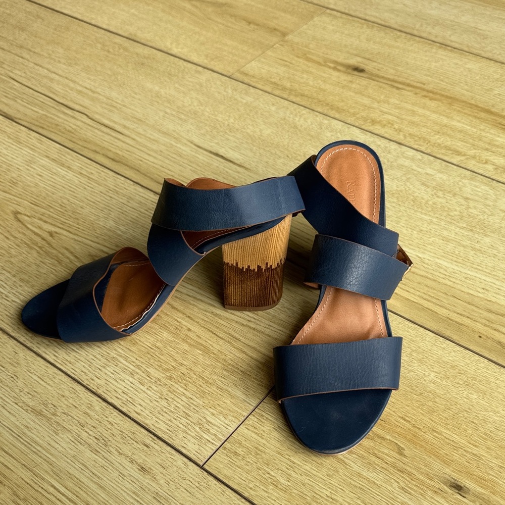 Chic Navy Women's Sandals with Wooden Heel